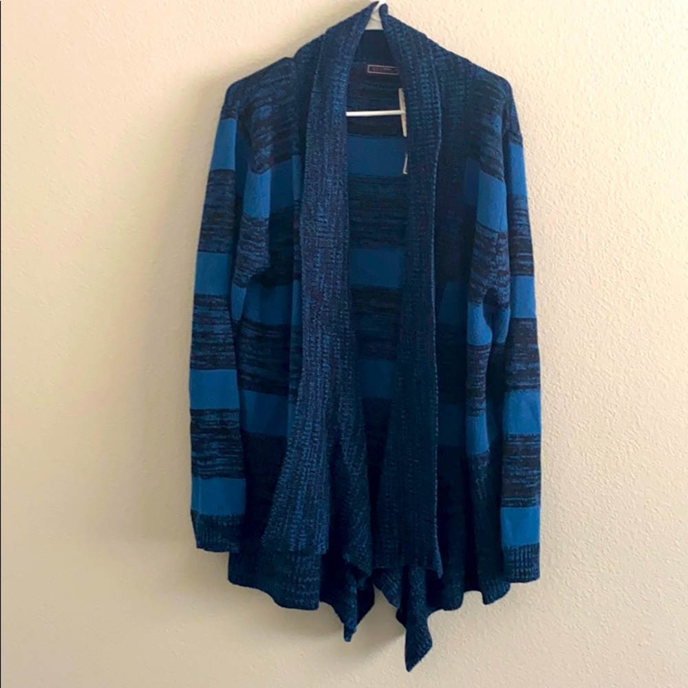 River blue sweater